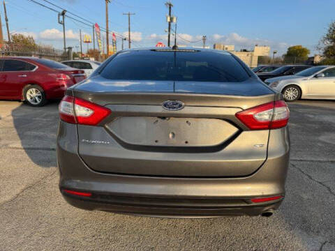 2014 Ford Fusion SE