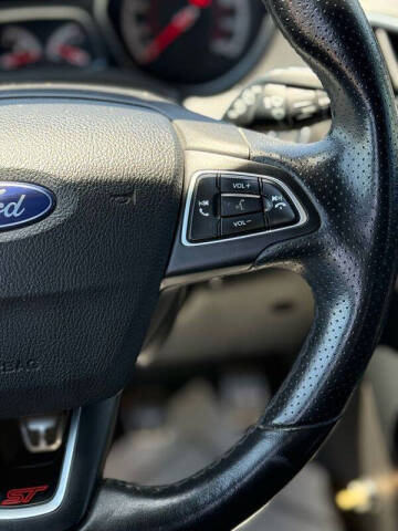 2017 Ford Focus ST