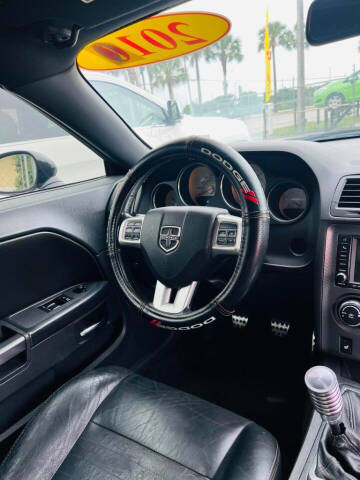 2011 Dodge Challenger R/T Plus