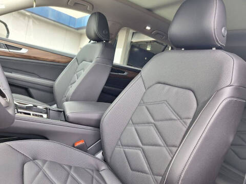 2025 Volkswagen Atlas SE