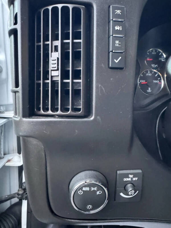 2022 Chevrolet Express LS 3500