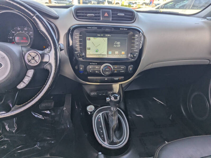 2015 Kia Soul +