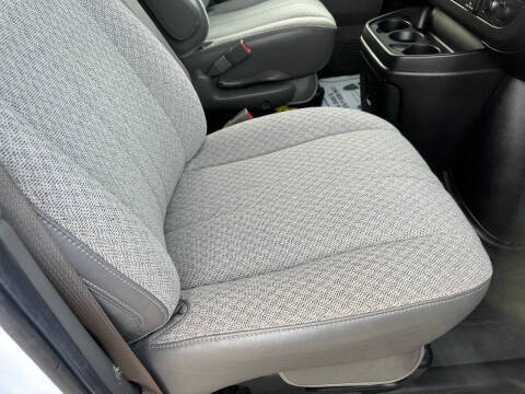 2017 Chevrolet Express LS 2500