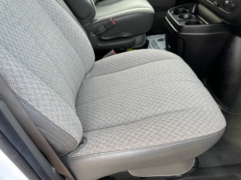 2017 Chevrolet Express LS 2500