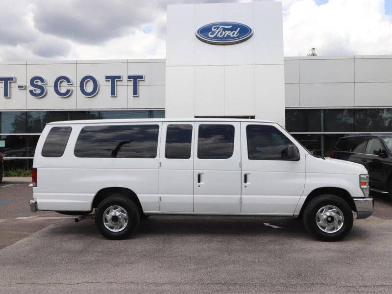 2012 Ford E-Series E-350 SD XLT