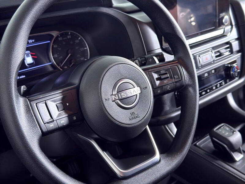 2025 Nissan Pathfinder S