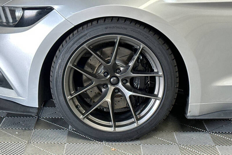 2016 Ford Mustang V6
