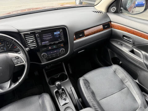 2014 Mitsubishi Outlander SE