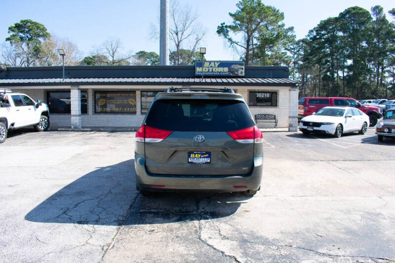 2013 Toyota Sienna XLE 8-Passenger
