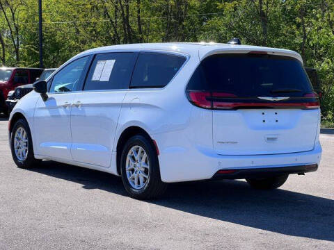 2024 Chrysler Pacifica Touring L