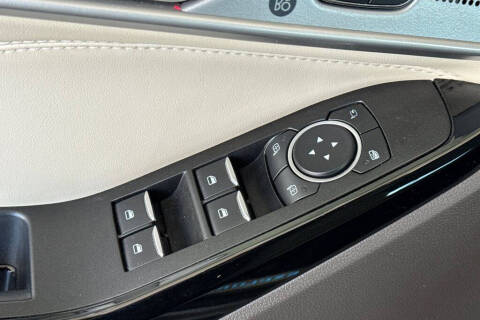 2022 Ford Explorer Hybrid Platinum
