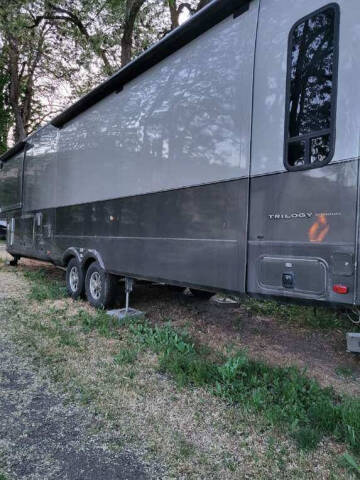 2012 Dynamax Trilogy