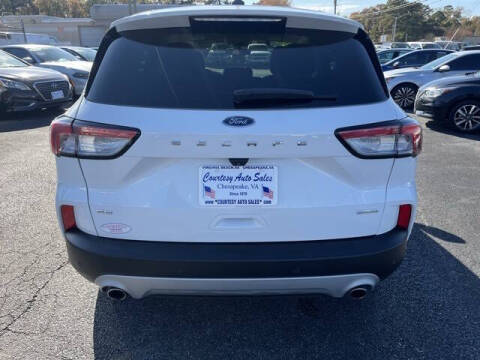 2020 Ford Escape SE