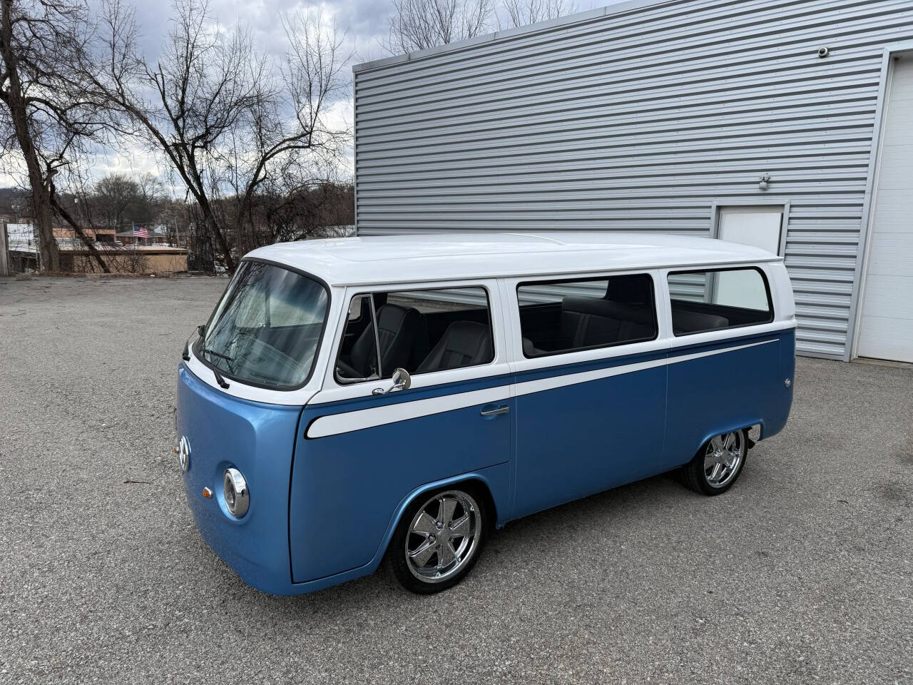 1974 Volkswagen Type II Custom Bus 9