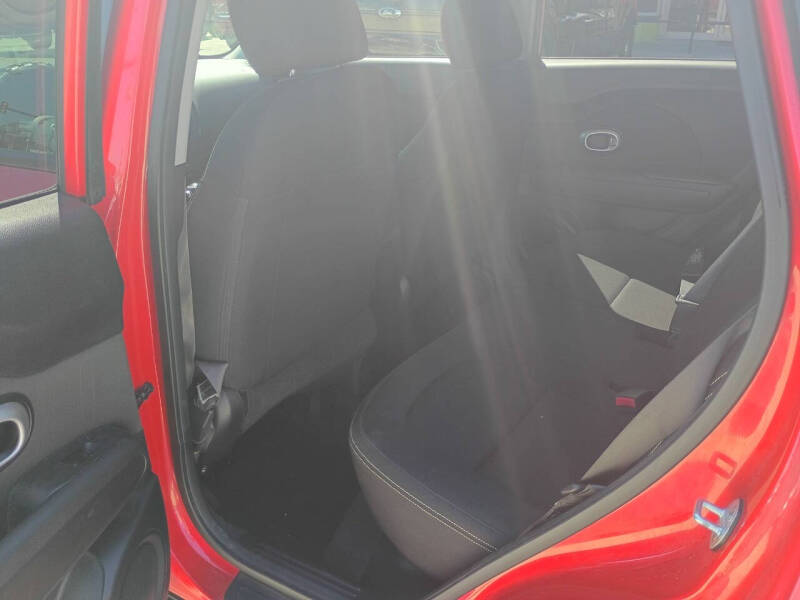 2016 Kia Soul +