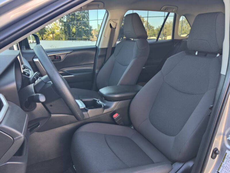 2023 Toyota RAV4 Hybrid LE