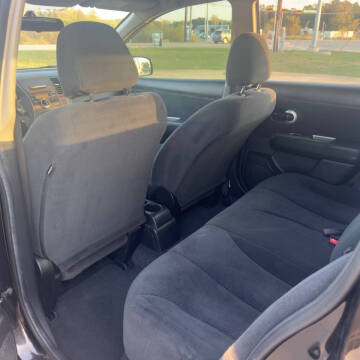 2011 Nissan Versa 1.8 S