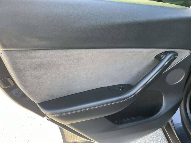 2024 Tesla Model Y Performance