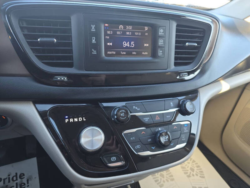 2017 Chrysler Pacifica LX