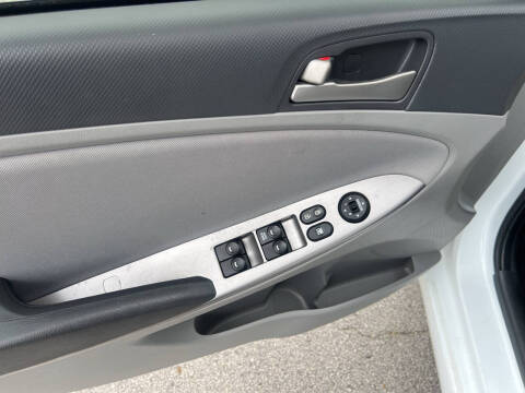 2017 Hyundai Accent SE