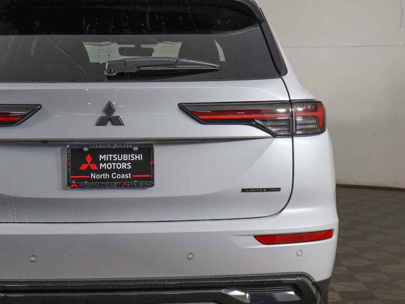 2026 Mitsubishi Outlander LE