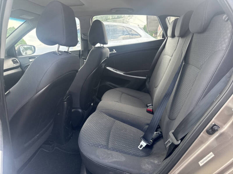 2013 Hyundai Accent SE
