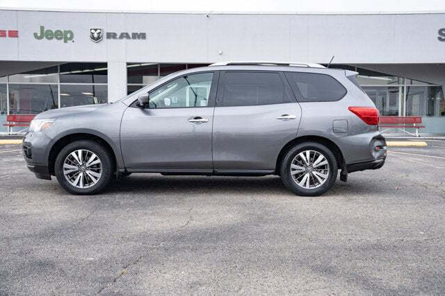 2017 Nissan Pathfinder SL
