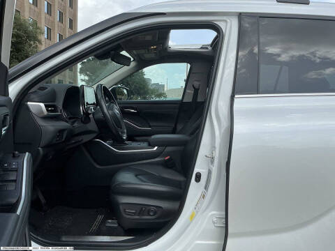 2022 Toyota Highlander XLE