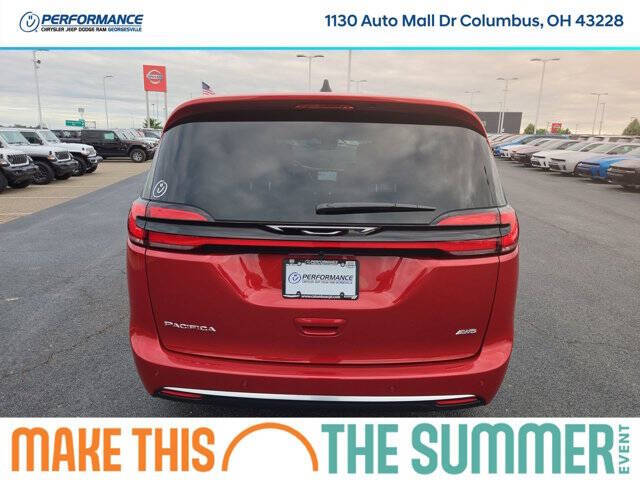 2027 Chrysler Pacifica Select