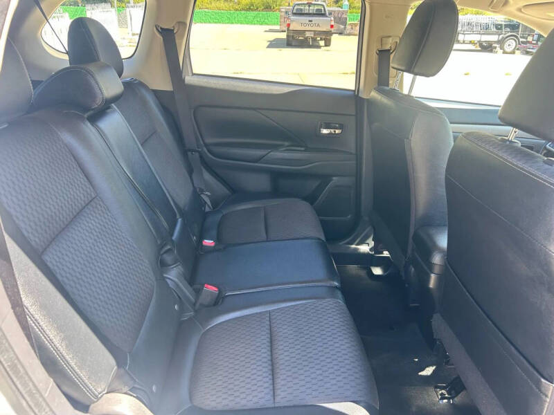 2015 Mitsubishi Outlander SE