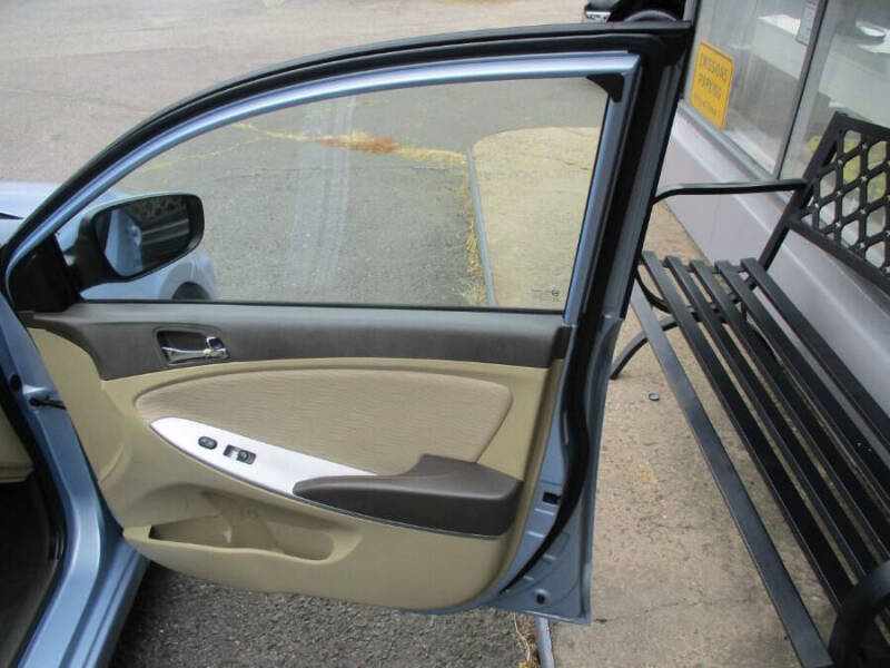 2013 Hyundai Accent GLS