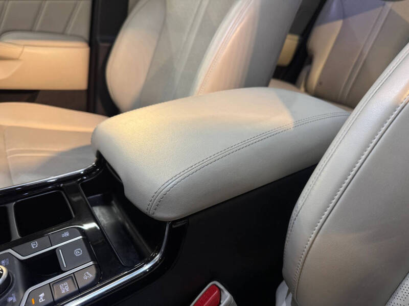 2022 Kia Sorento Plug-In Hybrid SX