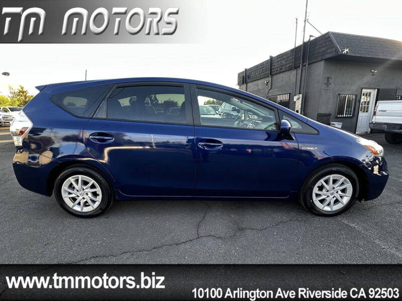 2013 Toyota Prius v Three