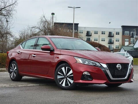 2020 Nissan Altima for sale at Auto Center of Columbus in Columbus OH