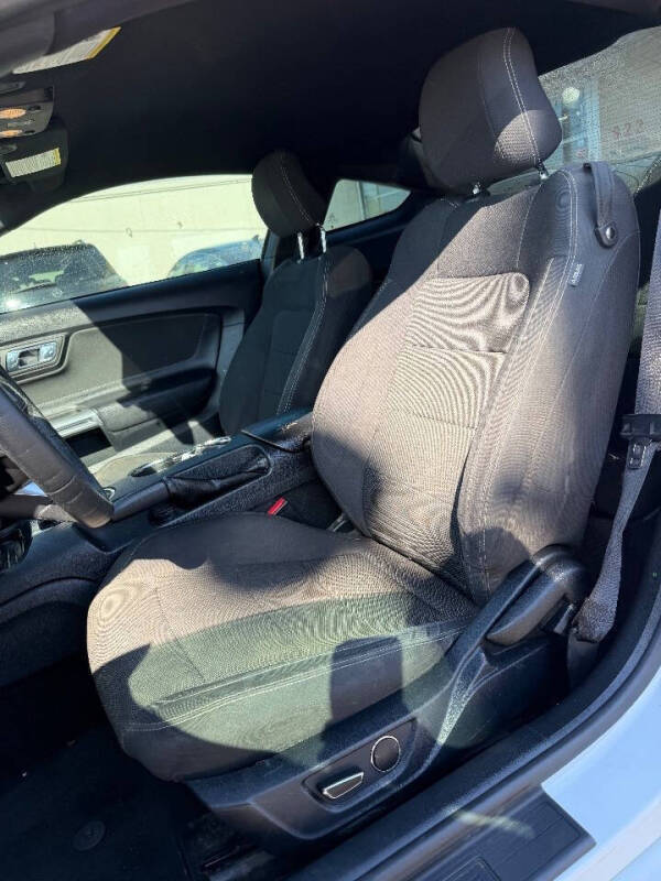 2015 Ford Mustang V6