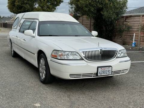2003 Lincoln Town Car for sale at JENIN CARZ in San Leandro CA