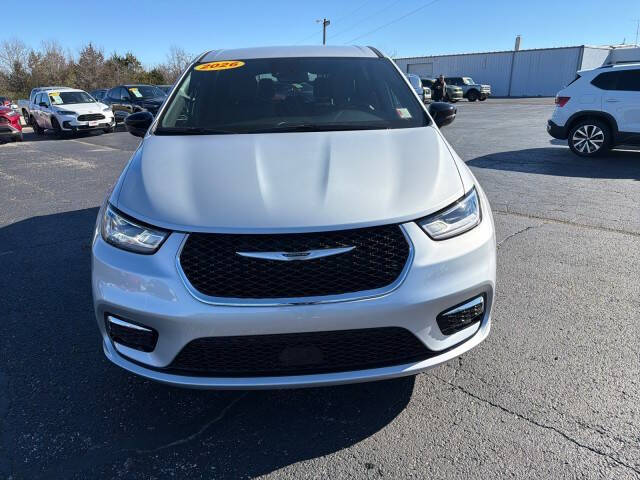 2026 Chrysler Pacifica Select