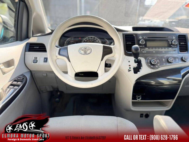 2012 Toyota Sienna Base 7-Passenger