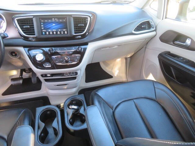 2021 Chrysler Voyager LXi