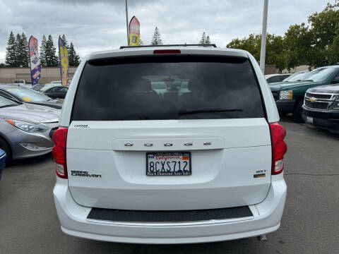 2016 Dodge Grand Caravan SXT Plus