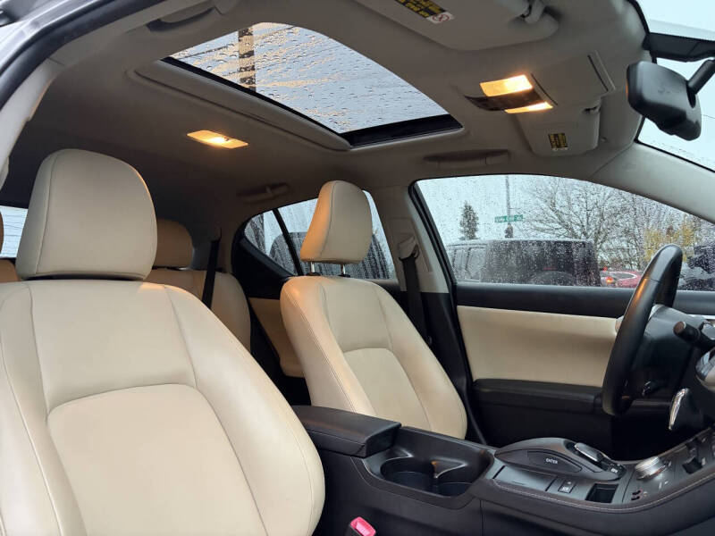 2011 Lexus CT 200h Premium