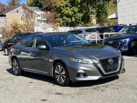 2019 Nissan Altima for sale at Certified Luxury Motors in Great Neck NY