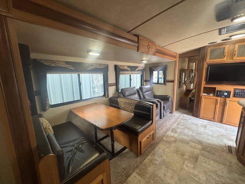 2017 Crossroads RV Sunset Trail