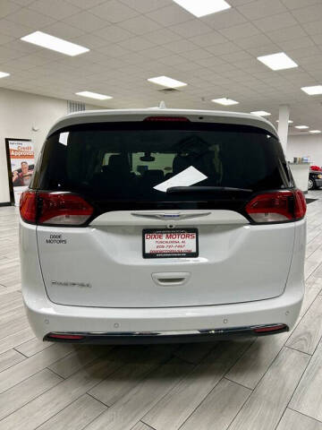 2017 Chrysler Pacifica Touring-L