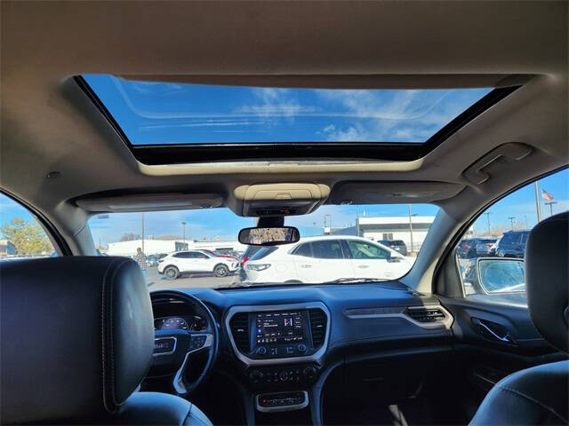 2023 GMC Acadia Denali