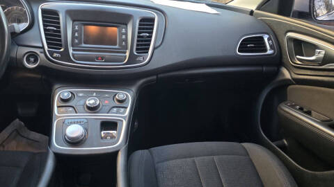 2016 Chrysler 200 Limited