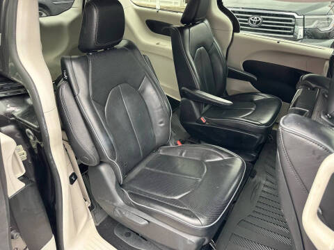 2018 Chrysler Pacifica Hybrid Limited