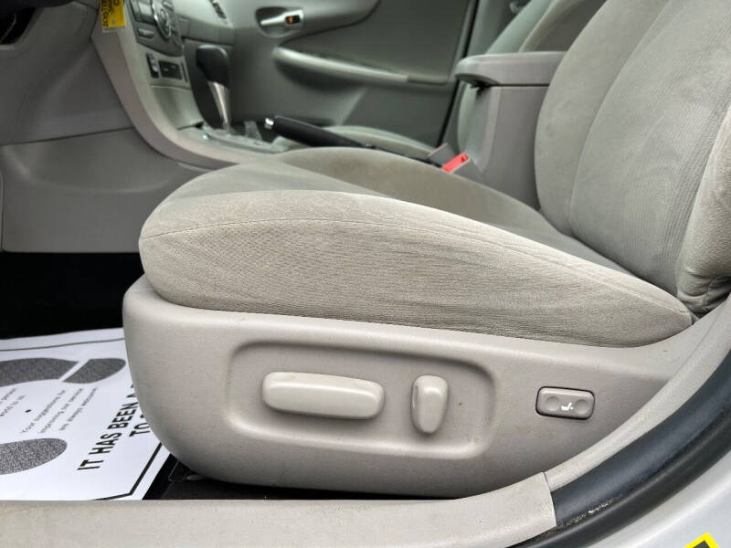 2013 Toyota Corolla LE