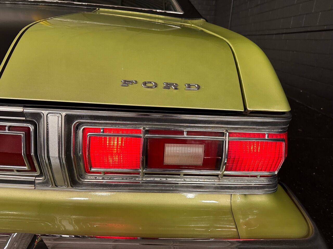 1975 Ford Torino 18