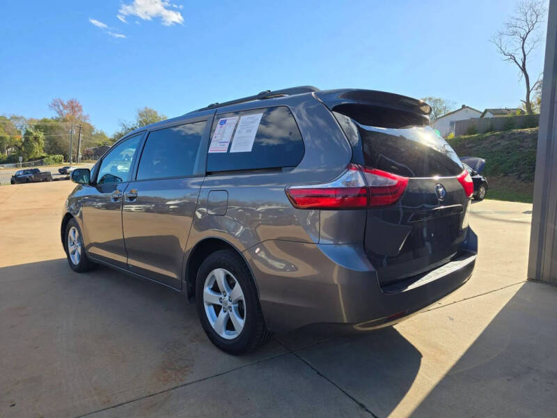 2017 Toyota Sienna
